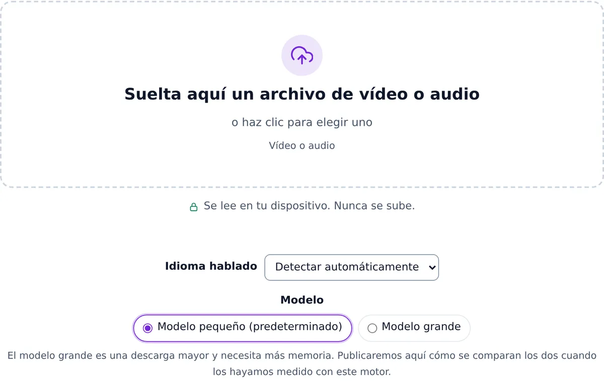 La herramienta de subtítulos antes de añadir un archivo: el recuadro Suelta aquí un archivo de vídeo o audio, la nota Se lee en tu dispositivo. Nunca se sube., la lista Idioma hablado en Detectar automáticamente y la opción Modelo con Modelo pequeño (predeterminado) elegido y Modelo grande.